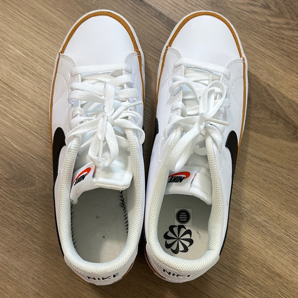 Nike Men's White and Black Sneakers